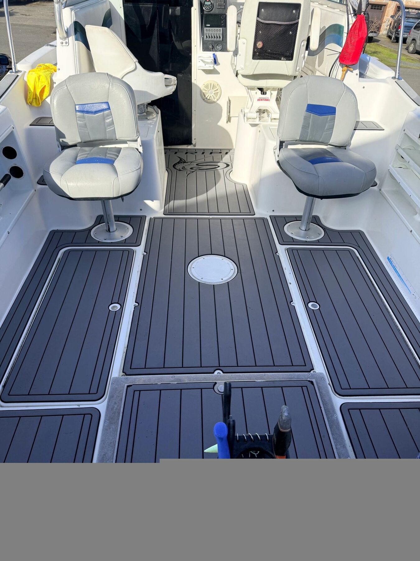Open deck layout inside the Seaswirl Striper fishing boat